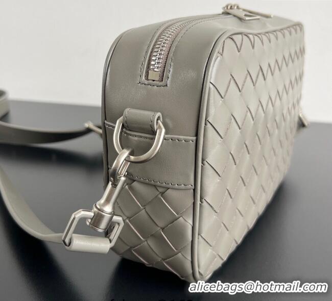 Promotional Bottega Veneta Men's Small Camera Bag in Intrecciato Leather 755923 Misty Rain 2025