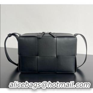 Best Price Bottega Veneta Mens Arco Camera Bag Bag in Intrecciato Smooth Leather 731165 Black 2025
