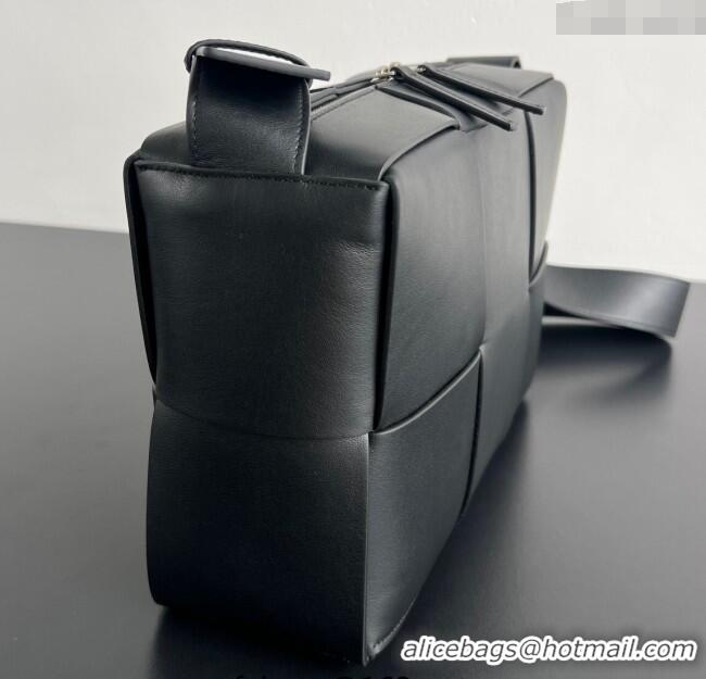 Best Price Bottega Veneta Mens Arco Camera Bag Bag in Intrecciato Smooth Leather 731165 Black 2025