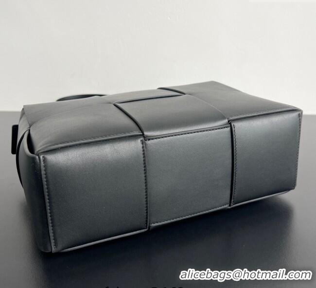 Best Price Bottega Veneta Mens Arco Camera Bag Bag in Intrecciato Smooth Leather 731165 Black 2025