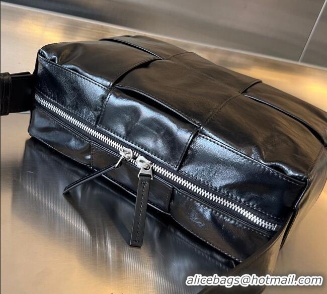 Inexpensive Bottega Veneta Men's Arco Camera Bag Bag in Intrecciato Leather 731165 Black 2025