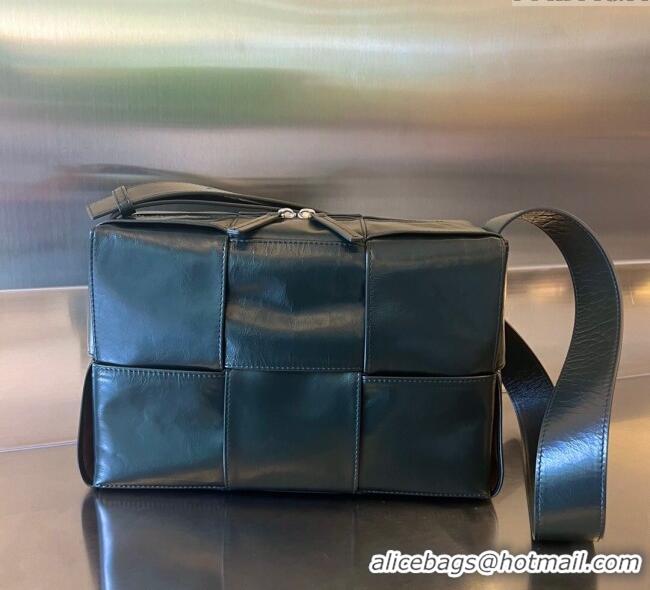 Classic Discount Bottega Veneta Mens Arco Camera Bag Bag in Intrecciato Leather 731165 Dark Green 2025