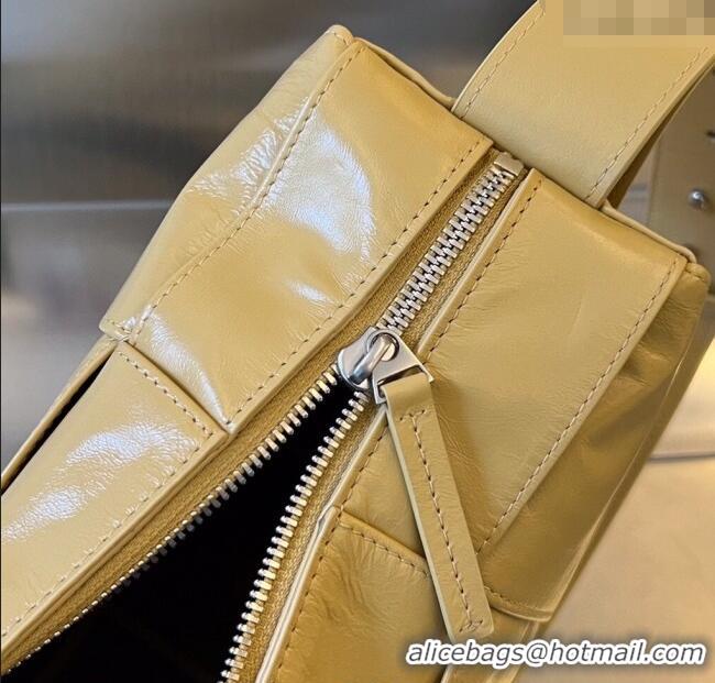 Trendy Design Bottega Veneta Men's Arco Camera Bag Bag in Intrecciato Leather 731165 Cassawa Yellow 2025