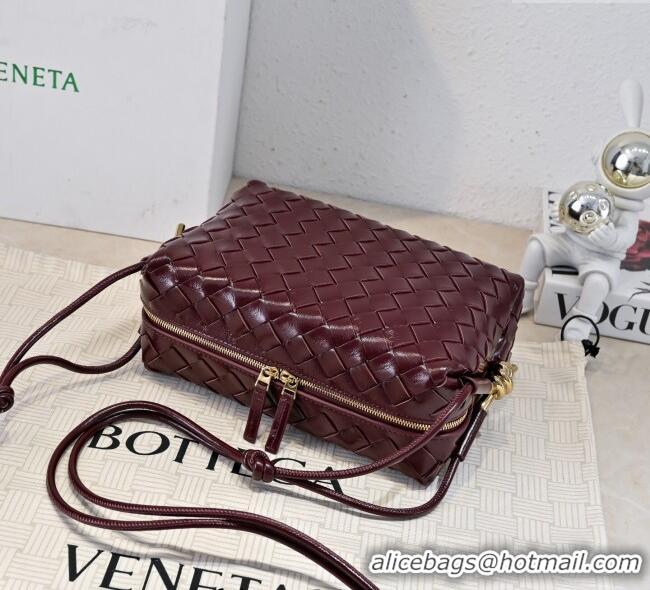 Luxury Discount Bottega Veneta Loop Camera Bag in Intrecciato Leather 723548 Burgundy 2025