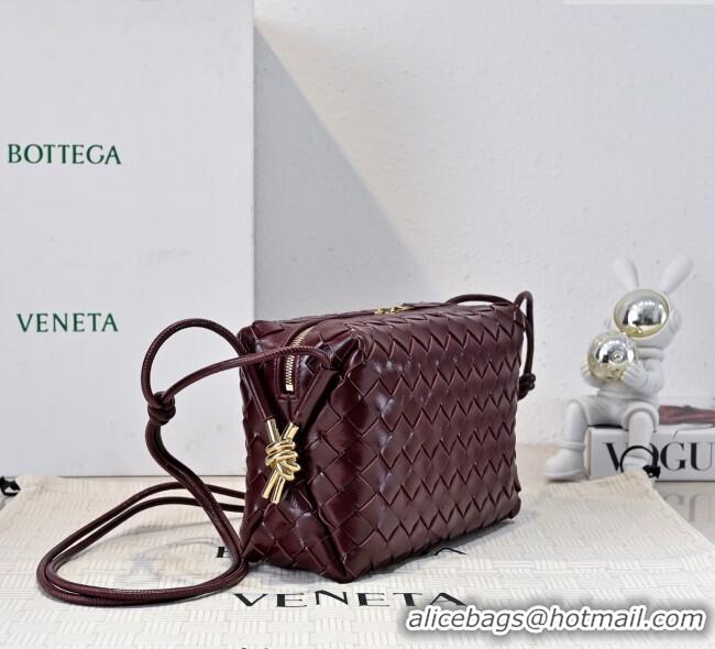 Luxury Discount Bottega Veneta Loop Camera Bag in Intrecciato Leather 723548 Burgundy 2025
