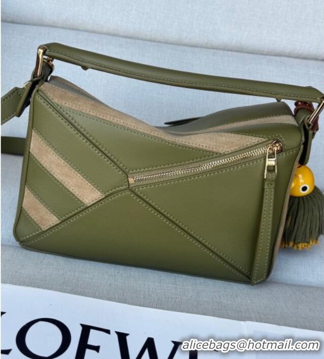 Top Design Loewe Small Puzzle bag in classic calfskin and suede L5007 Olive Green/Gold 2025 (No Charm)