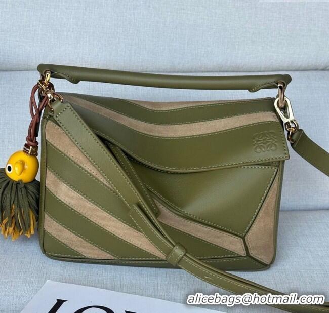 Top Design Loewe Small Puzzle bag in classic calfskin and suede L5007 Olive Green/Gold 2025 (No Charm)