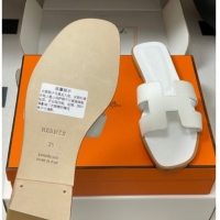 Best Product Hermes Oran Classic Flat Slides Sandal in Palm-Grained Calfskin White 0819001