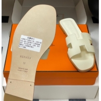 Buy Discount Hermes Oran Classic Flat Slides Sandal in Palm-Grained Calfskin Pale Yellow 0819002