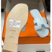 Top Grade Hermes Oran Classic Flat Slides Sandal in Palm-Grained Calfskin Light Blue 0819007