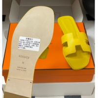Luxury Hermes Oran Classic Flat Slides Sandal in Palm-Grained Calfskin Bright Yellow 0819014