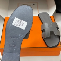 Sumptuous Hermes Oran Classic Flat Slides Sandal in Palm-Grained Calfskin Dark Grey H081803