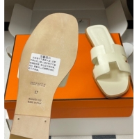 Buy Luxury Hermes Oran Classic Flat Slides Sandal in Smooth Calfskin Pale Yellow 2025 H081803