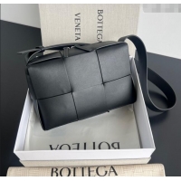 Best Price Bottega Veneta Mens Arco Camera Bag Bag in Intrecciato Smooth Leather 731165 Black 2025