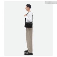 Inexpensive Bottega Veneta Men's Arco Camera Bag Bag in Intrecciato Leather 731165 Black 2025