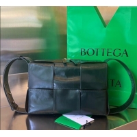 Classic Discount Bottega Veneta Mens Arco Camera Bag Bag in Intrecciato Leather 731165 Dark Green 2025