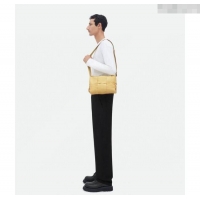 Trendy Design Bottega Veneta Men's Arco Camera Bag Bag in Intrecciato Leather 731165 Cassawa Yellow 2025