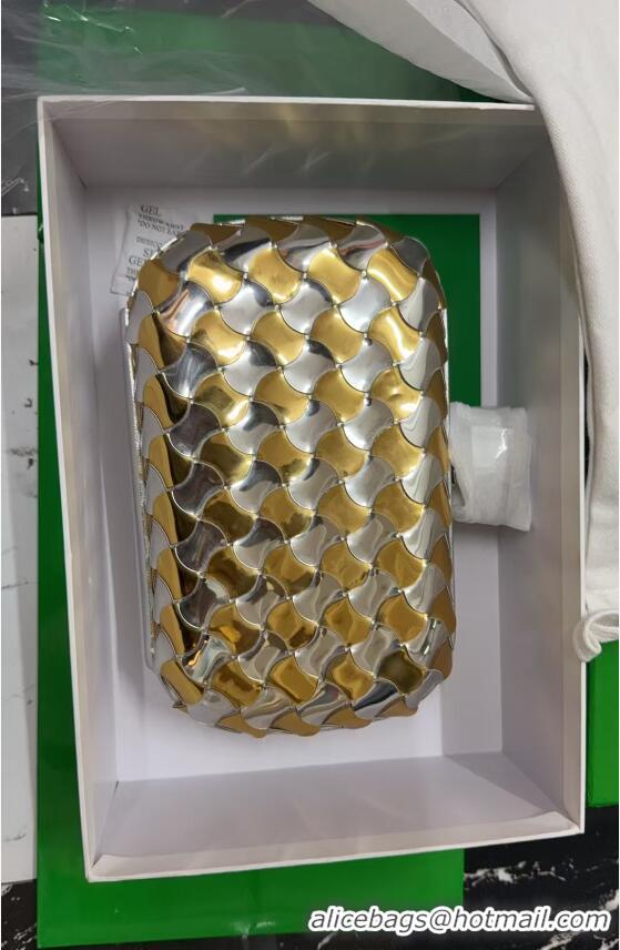 Grade Design Bottega Veneta Knot Clutch in Intreccio lamina bicolor leather 778500 Silver/Gold 2024