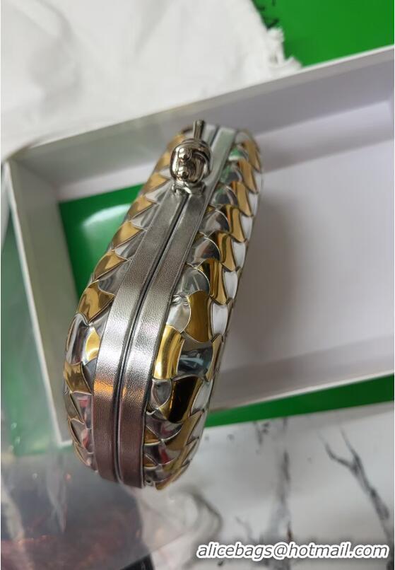 Grade Design Bottega Veneta Knot Clutch in Intreccio lamina bicolor leather 778500 Silver/Gold 2024