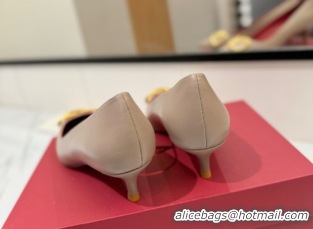 Shop Duplicate Valentino VLogo Signature Pumps 4.5cm in Calfskin Leather Dusty Beige/Gold 2025 VA082104