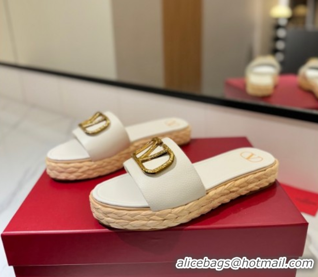 Durable Valentino VLogo Grainy Calfskin Flat Slides Sandal White/Gold 2025 VA082114 0821138