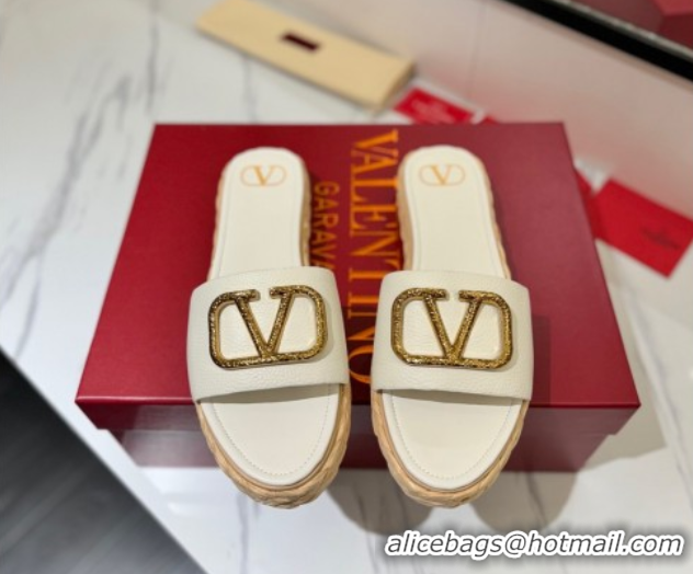 Durable Valentino VLogo Grainy Calfskin Flat Slides Sandal White/Gold 2025 VA082114 0821138