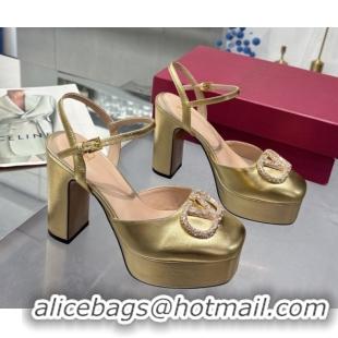 Shop Duplicate Valentino Vlogo Signature Platform Pumps 11cm with Strass in Laminated Nappa Leather Gold 0902066