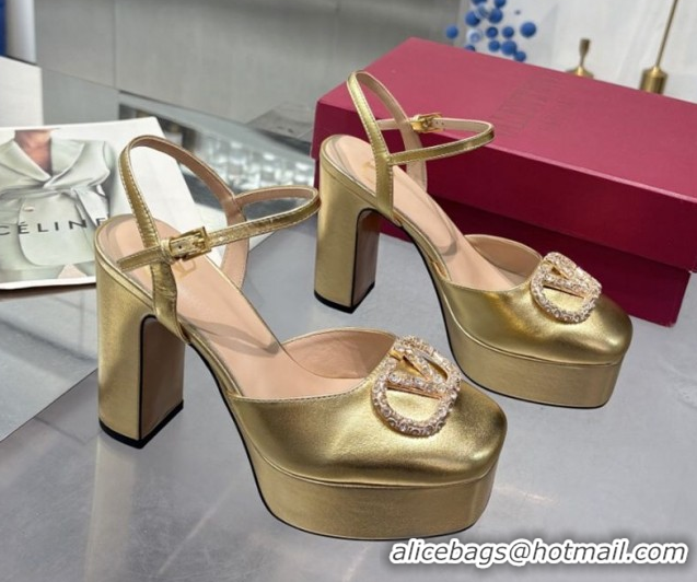 Shop Duplicate Valentino Vlogo Signature Platform Pumps 11cm with Strass in Laminated Nappa Leather Gold 0902066