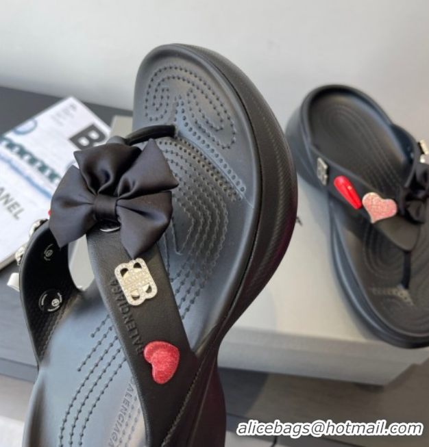 Top Design Balenciaga Women's Crocs™ Thong Slides Sandal in Rubber with Charm Black 0827023