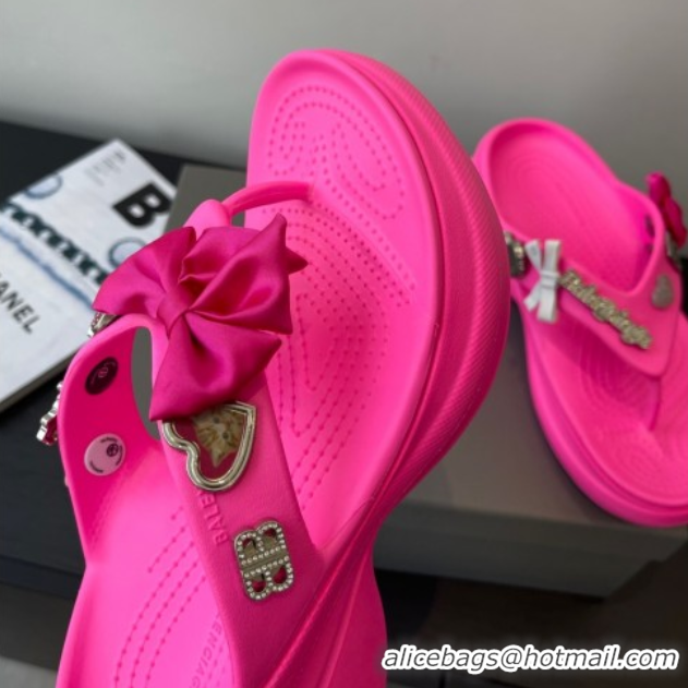 Cheap Price Balenciaga Women's Crocs™ Thong Slides Sandal in Rubber with Charm Pink 0827024