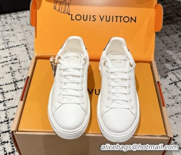 Top Design Louis Vuitton Time Out Sneakers in White Leather with Grey Label Hanging 1AGUXO 0829009 