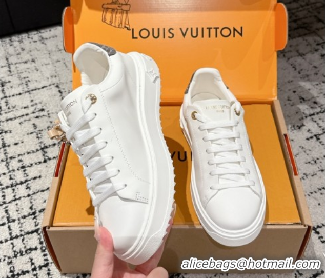 Top Design Louis Vuitton Time Out Sneakers in White Leather with Grey Label Hanging 1AGUXO 0829009 