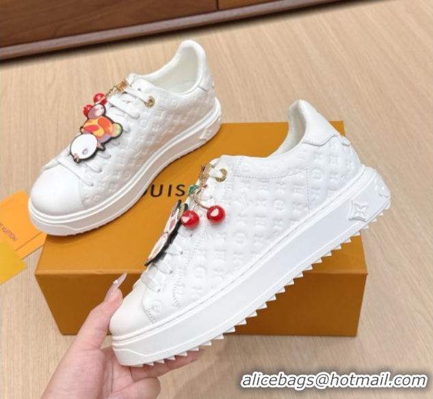 Trendy Design Louis Vuitton Time Out Sneakers 4cm in White Monogram Leather with Charm 0829011