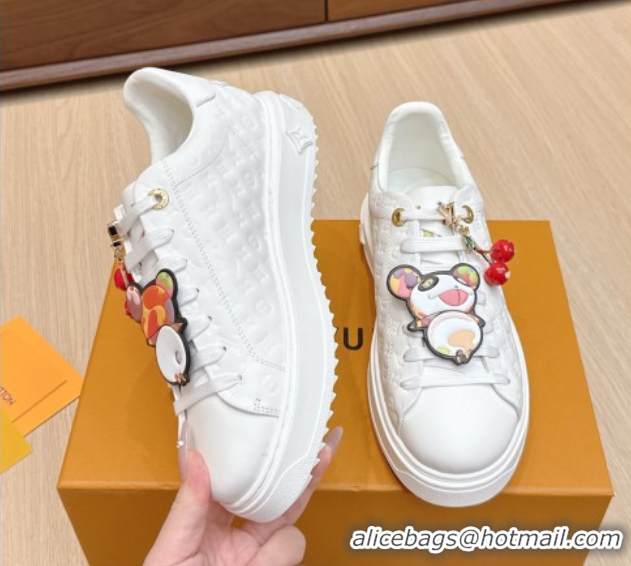 Trendy Design Louis Vuitton Time Out Sneakers 4cm in White Monogram Leather with Charm 0829011