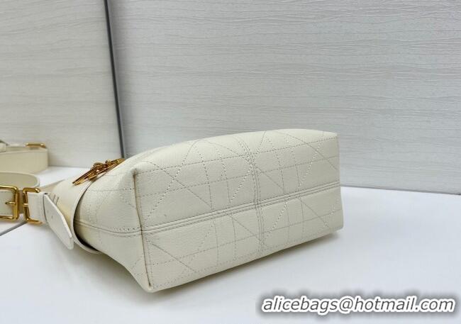Top Quality Dior Small Voyage Bag in Flat Macrocannage Grained Calfskin Leather 2845 White 2025