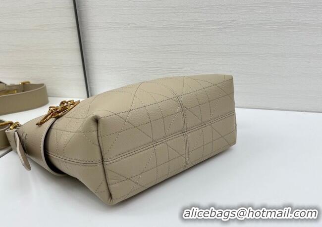 Well Crafted Dior Small Voyage Bag in Flat Macrocannage Grained Calfskin Leather 2845 Beige Yellow 2025