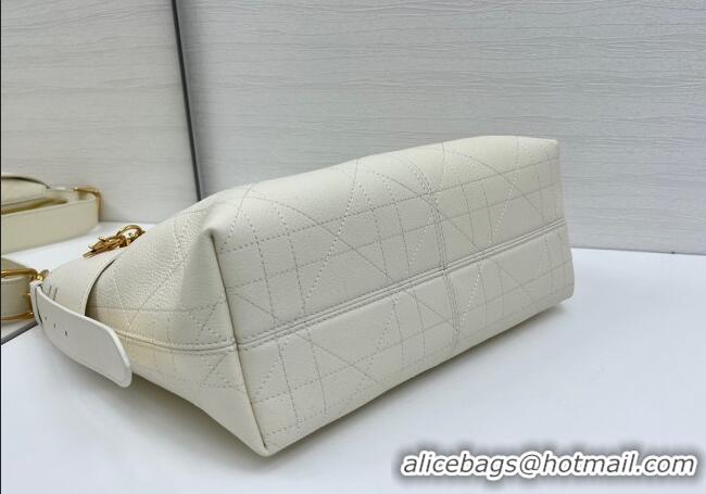 Best Product Dior Medium Voyage Bag in Flat Macrocannage Grained Calfskin Leather 2846 White 2025