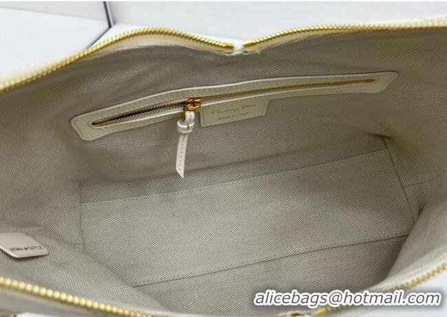 Best Product Dior Medium Voyage Bag in Flat Macrocannage Grained Calfskin Leather 2846 White 2025
