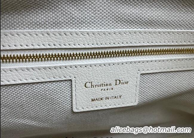 Best Product Dior Medium Voyage Bag in Flat Macrocannage Grained Calfskin Leather 2846 White 2025