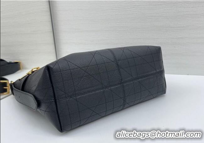 Top Grade Dior Medium Voyage Bag in Flat Macrocannage Grained Calfskin Leather 2846 Black 2025