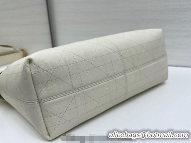Luxury Cheap Dior Large Voyage Bag in Flat Macrocannage Grained Calfskin Leather 2847 White 2025
