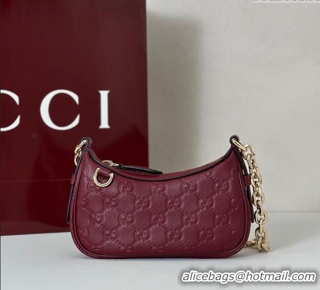 Trendy Design Gucci GG Leather Emblem mini shoulder bag 847091 Ancora Red 2025