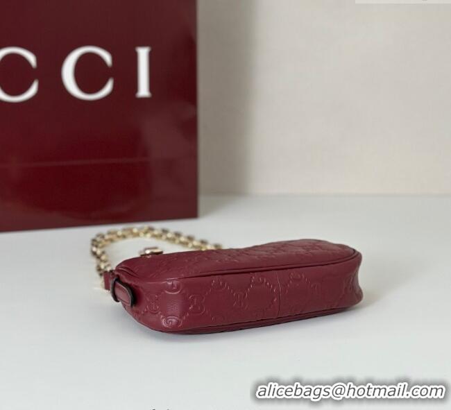 Trendy Design Gucci GG Leather Emblem mini shoulder bag 847091 Ancora Red 2025