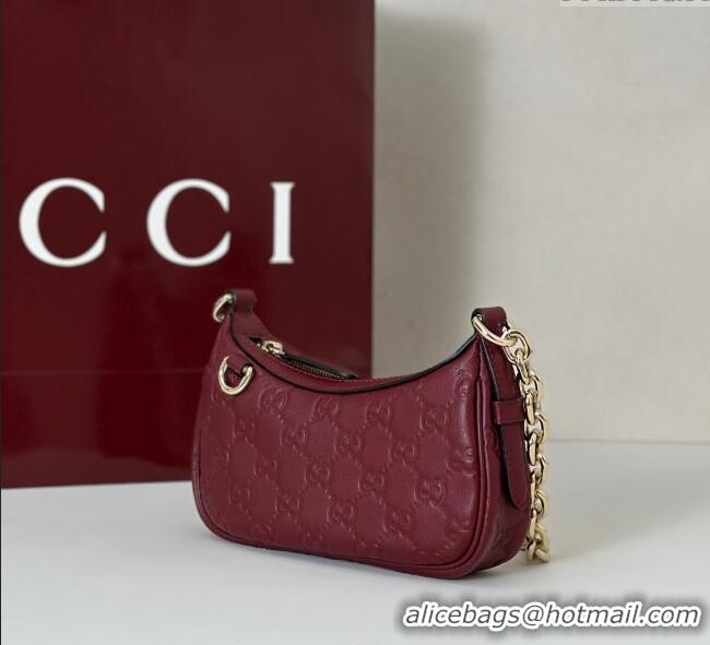 Trendy Design Gucci GG Leather Emblem mini shoulder bag 847091 Ancora Red 2025