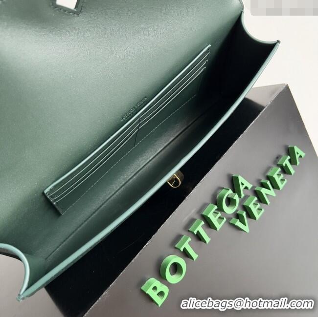 New Design Bottega Veneta Andiamo Clutch in Crocodile Pattern Leather 11508 Green 2025