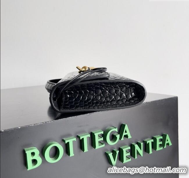 Top Quality Bottega Veneta Andiamo Clutch in Crocodile Pattern Leather 11508 Black 2025