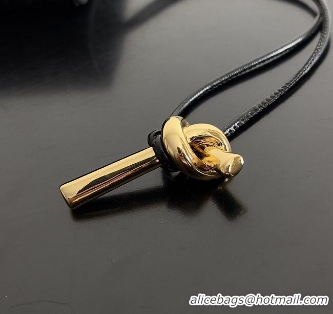 Top Quality Bottega Veneta Andiamo Clutch in Crocodile Pattern Leather 11508 Black 2025