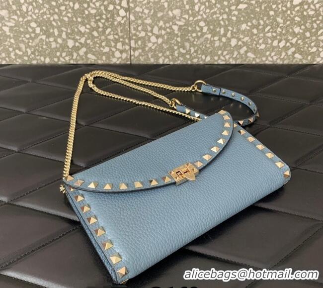Top Quality Valentino Rockstud Wallet with Chain in Grainy Calfskin 059 Dusty Blue 2024