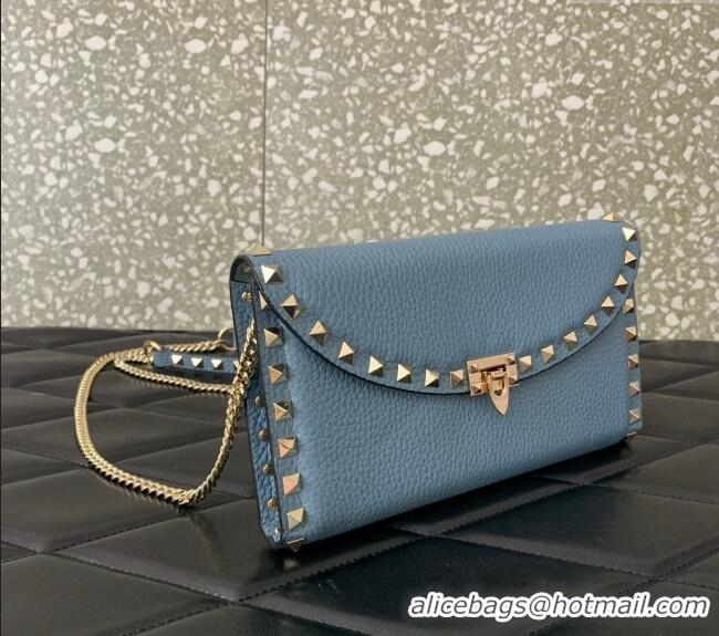 Top Quality Valentino Rockstud Wallet with Chain in Grainy Calfskin 059 Dusty Blue 2024