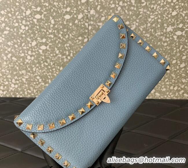 Top Quality Valentino Rockstud Wallet with Chain in Grainy Calfskin 059 Dusty Blue 2024